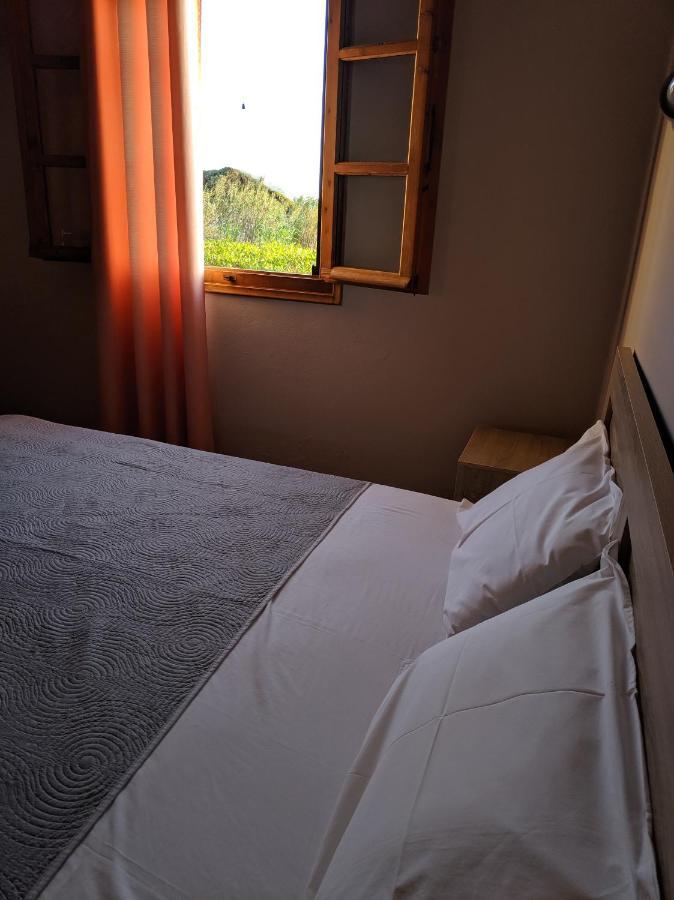 Tramonto Nel Delfini Apartment Kini Ngoại thất bức ảnh