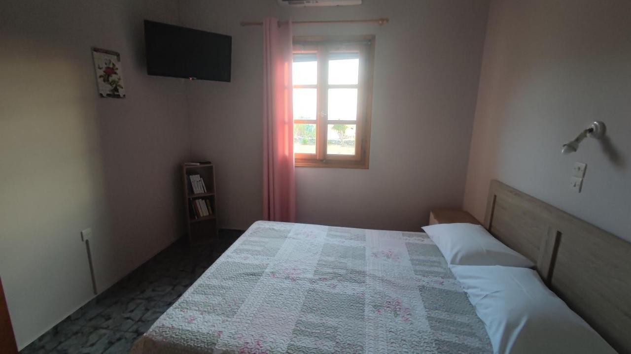 Tramonto Nel Delfini Apartment Kini Ngoại thất bức ảnh