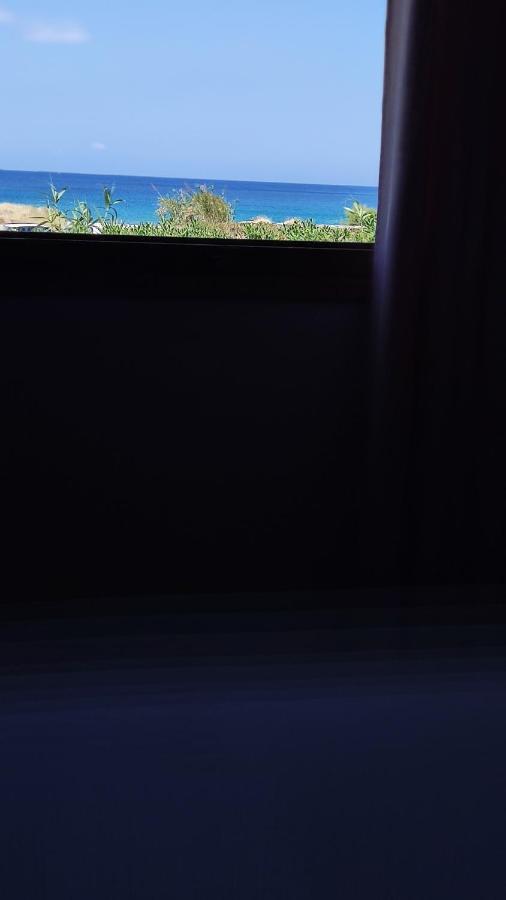 Tramonto Nel Delfini Apartment Kini Ngoại thất bức ảnh