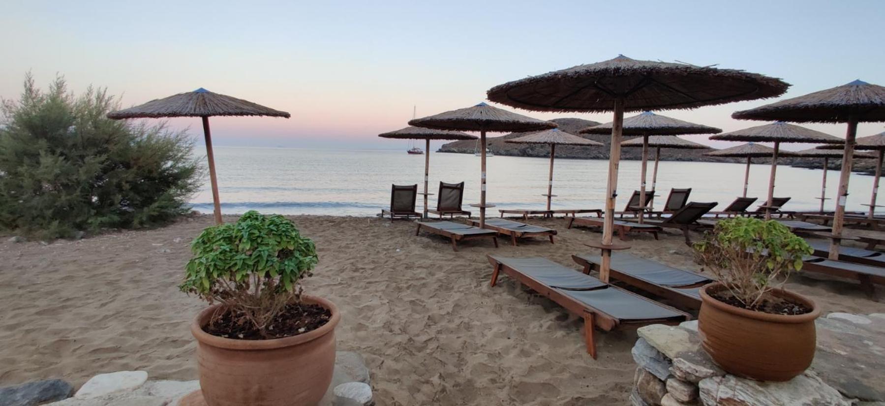 Tramonto Nel Delfini Apartment Kini Ngoại thất bức ảnh
