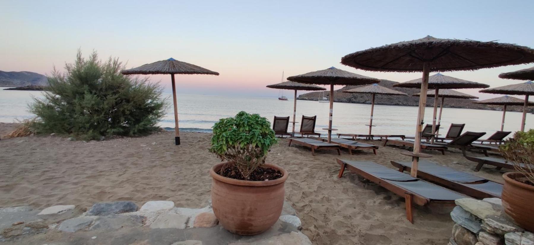 Tramonto Nel Delfini Apartment Kini Ngoại thất bức ảnh